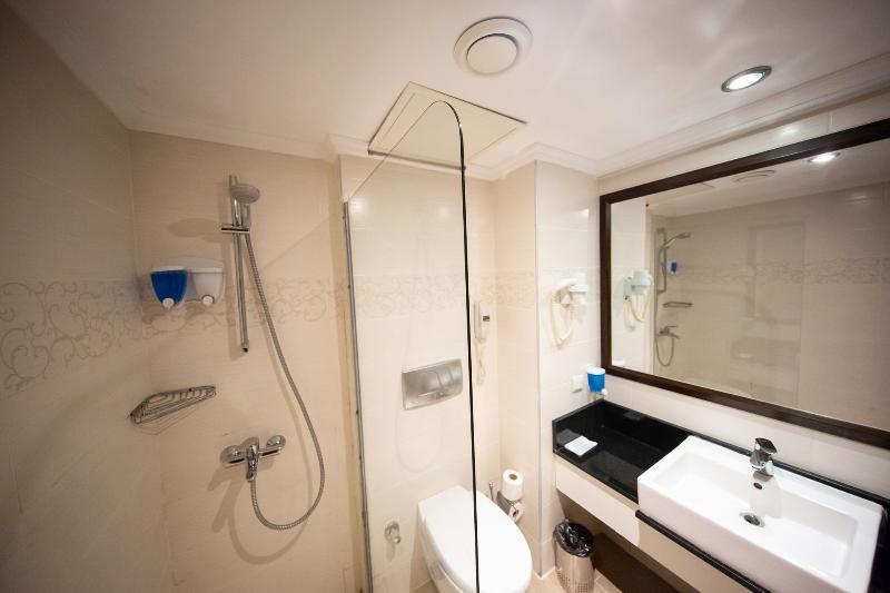 Royal Towers Hotel Kiris Екстериор снимка
